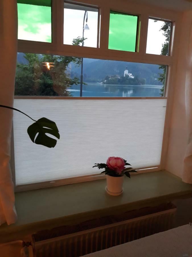 Pletna Lake View Apartment Bled Exterior photo