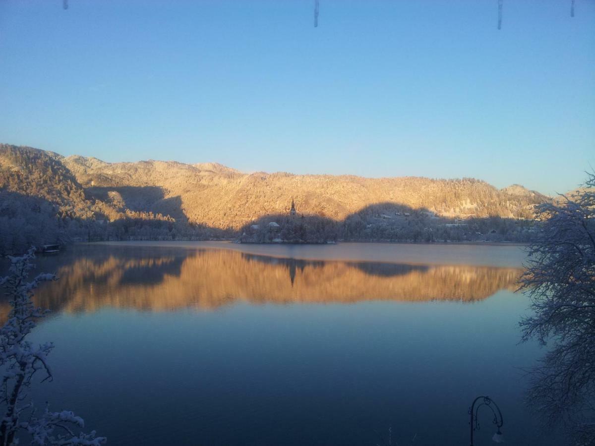 Pletna Lake View Apartment Bled Exterior photo